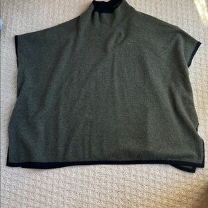 Kinross Cashmere capelet. Dark green with black trim.  One size.